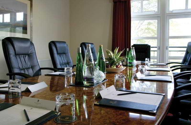 Macdonald Cardrona Hotel, Golf & Spa Peebles Exteriör bild
